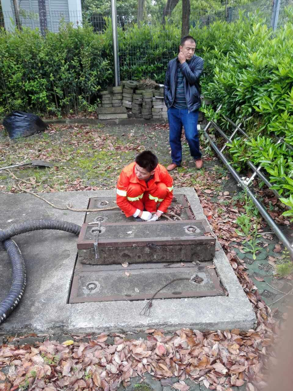 镇巴吸污抽粪